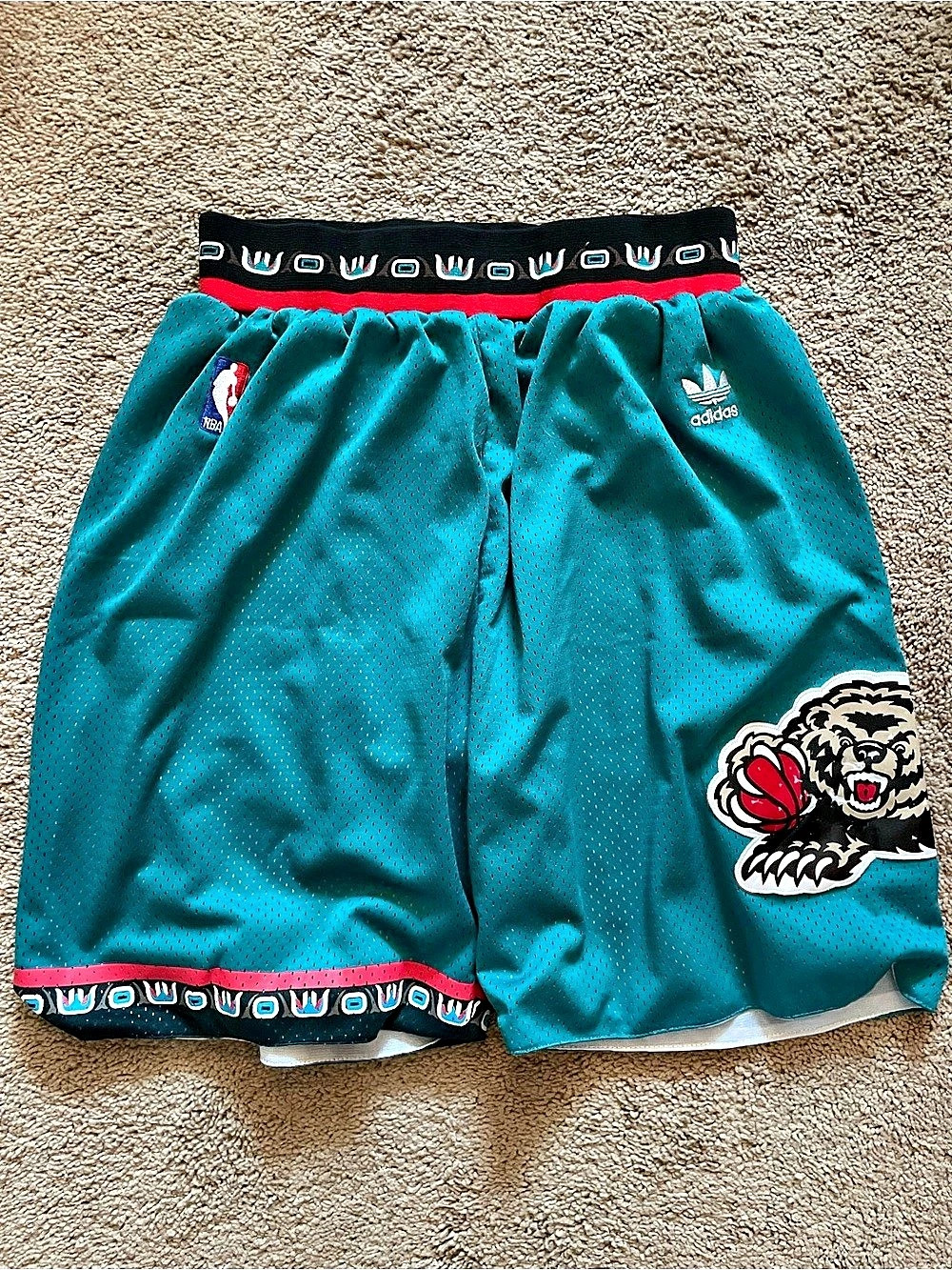 adidas Vancouver Grizzlies Hardwood Classics Basketball Shorts Size Large